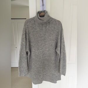 H&M Gray Turtleneck Sweater